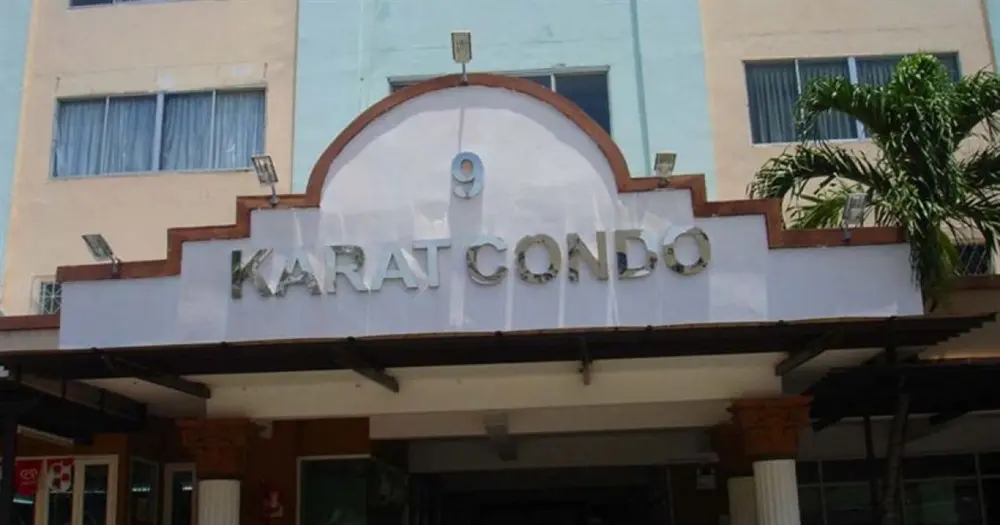 เก้ากะรัต คอนโดทาวน์